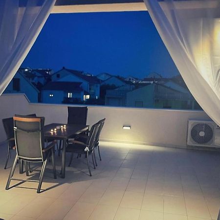 자다르 Olive Oasis Penthouse With Jacuzzi 아파트 외부 사진