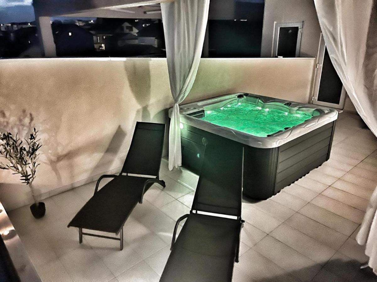 자다르 Olive Oasis Penthouse With Jacuzzi 아파트 외부 사진