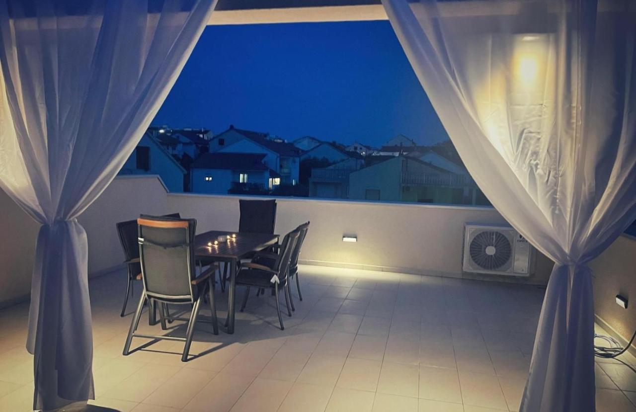 자다르 Olive Oasis Penthouse With Jacuzzi 아파트 외부 사진