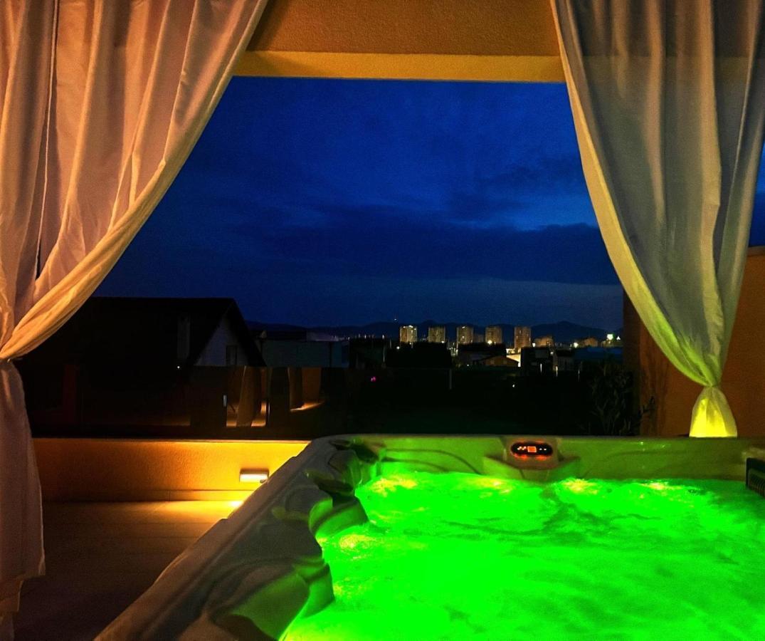 자다르 Olive Oasis Penthouse With Jacuzzi 아파트 외부 사진